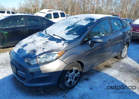 2014 Ford Fiesta Se z USA, uszkodzony, nr VIN 3FADP4BJ2EM131578